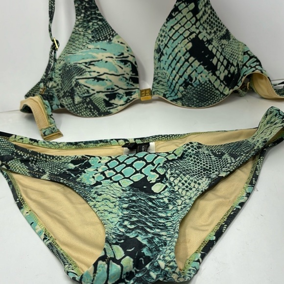 BCBGMAXAZRIA Push-up Plunge Bikini Top size S It has an animal print pattern. - Picture 1 of 7